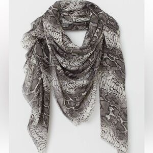 H&M PATTERNED SCARF